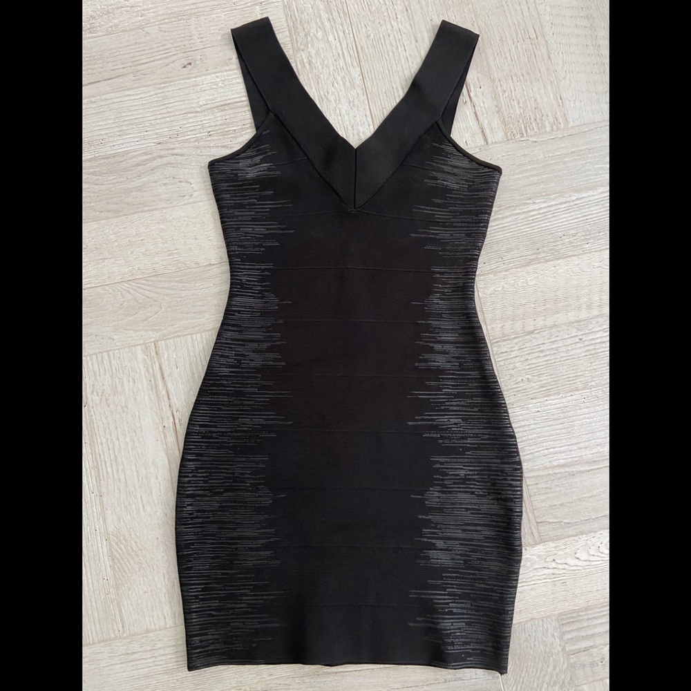 GUESS BLACK, SLEEVELESS, V-NECK DRESS- SIZE S